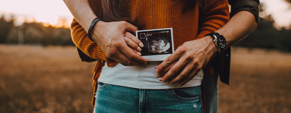 Paar mit Baby Ultraschall