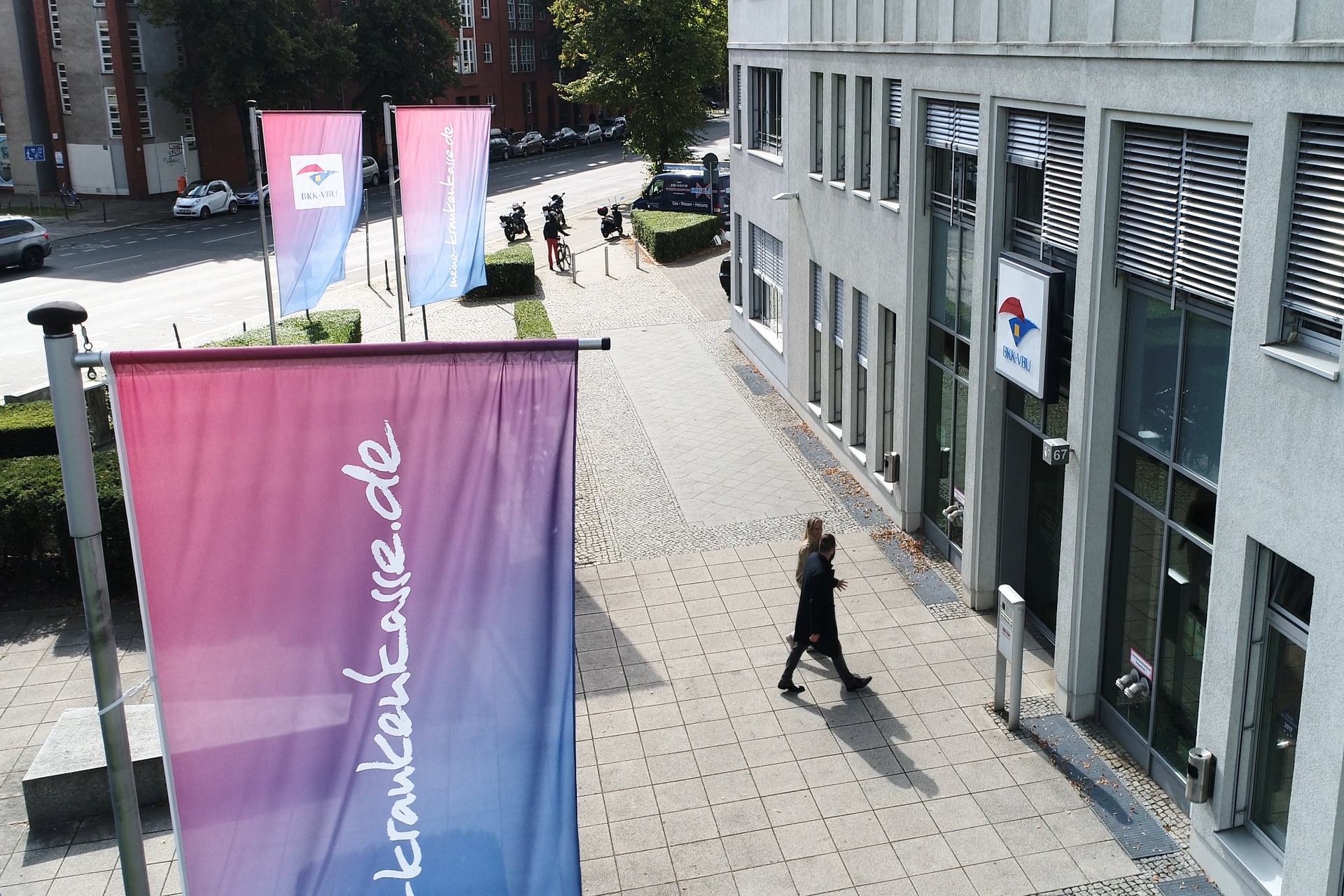 Luftaufnahme des Eingangs der BKK VBU in Berlin-Mitte